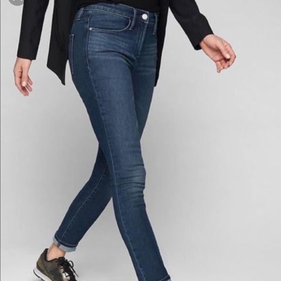 Athleta Denim - Athleta Sculptek Skinny Jeans in Dark Wash, size 2